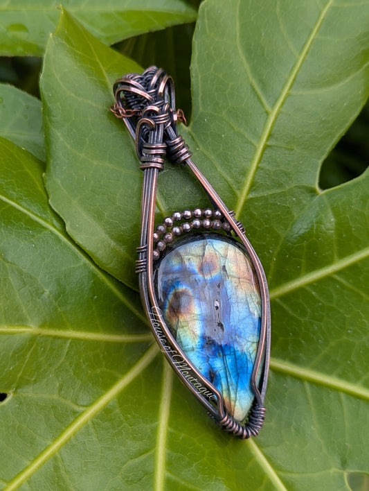 Labradorite Reverse Teardrop in Copper