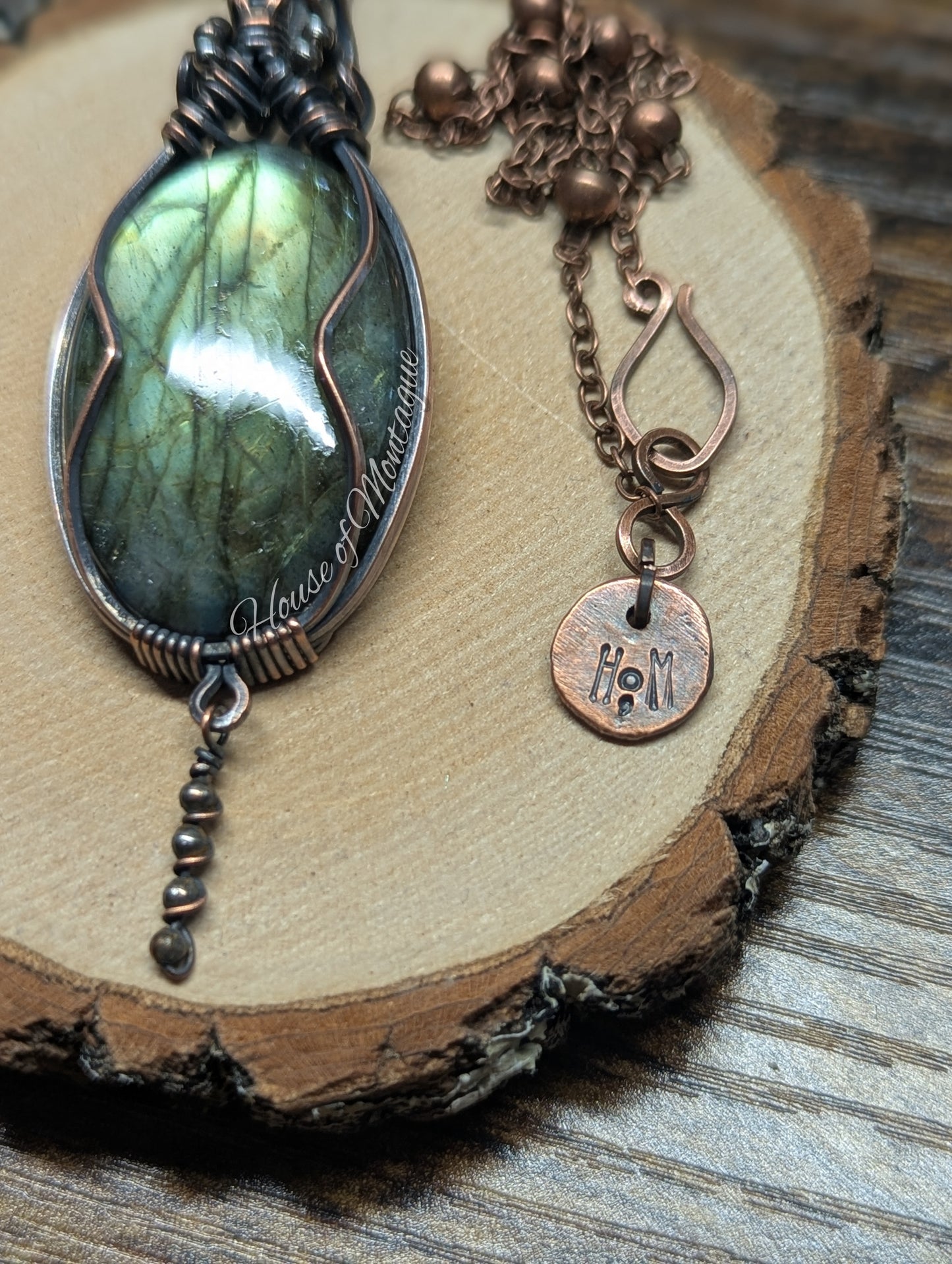 Labradorite Oval in Copper