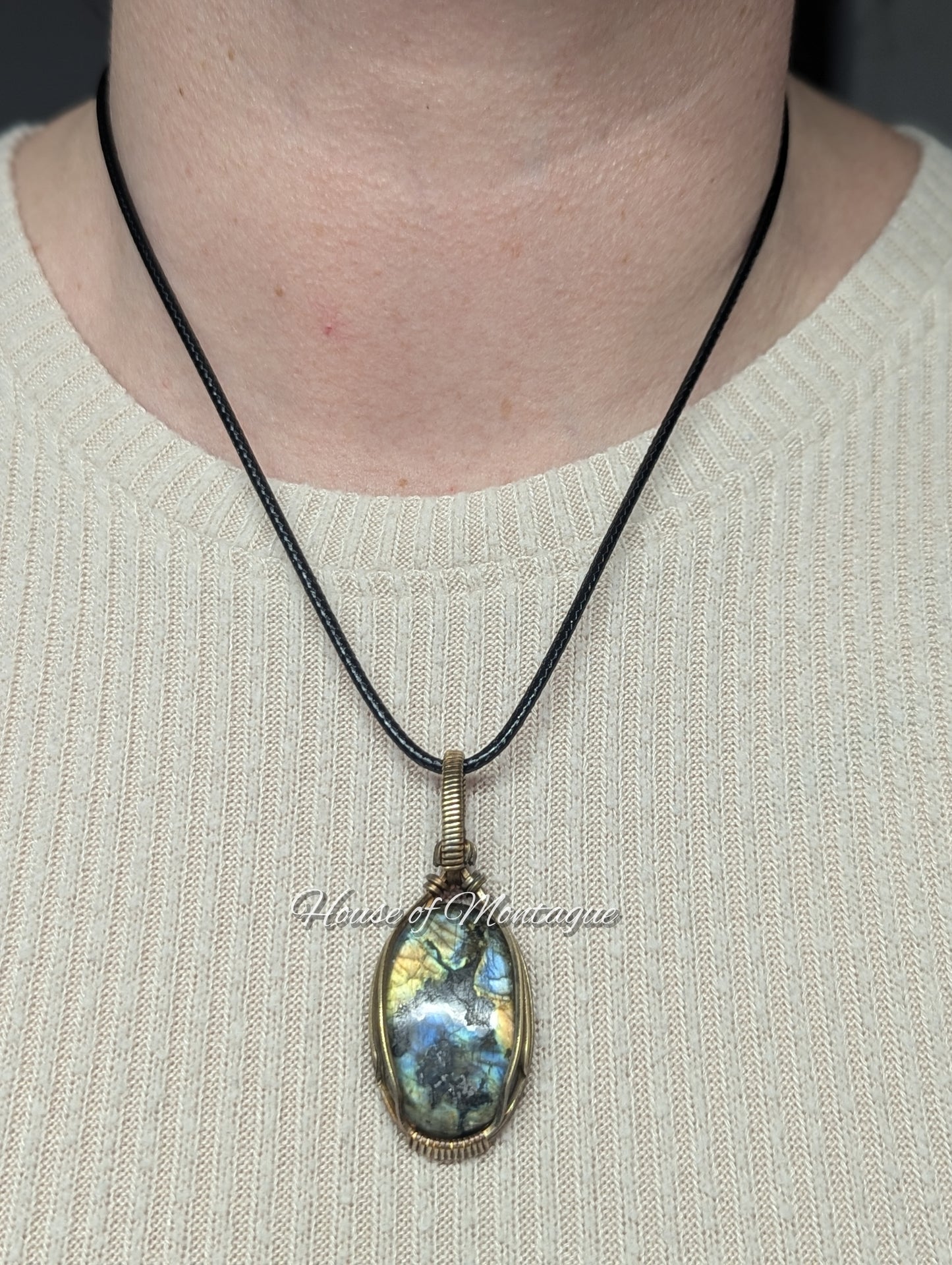 Labradorite Oval in Brass