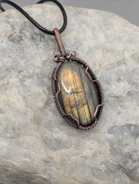 Labradorite Oval in Copper